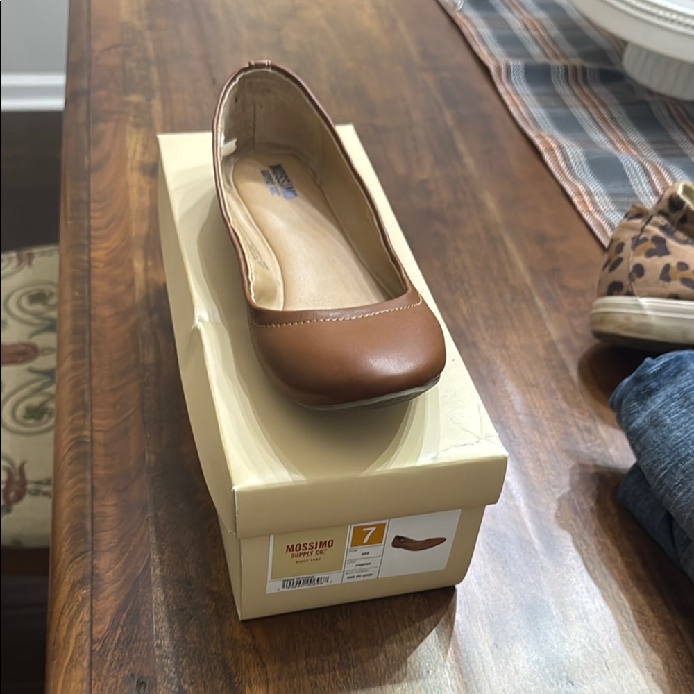 Mossimo Supply Co. Women's Brown Flats